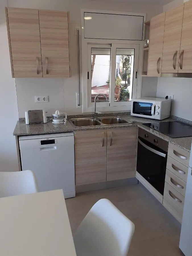 Apartamentos Dins Mar Apto. 3 تورّيذيمْبَرّا شقة